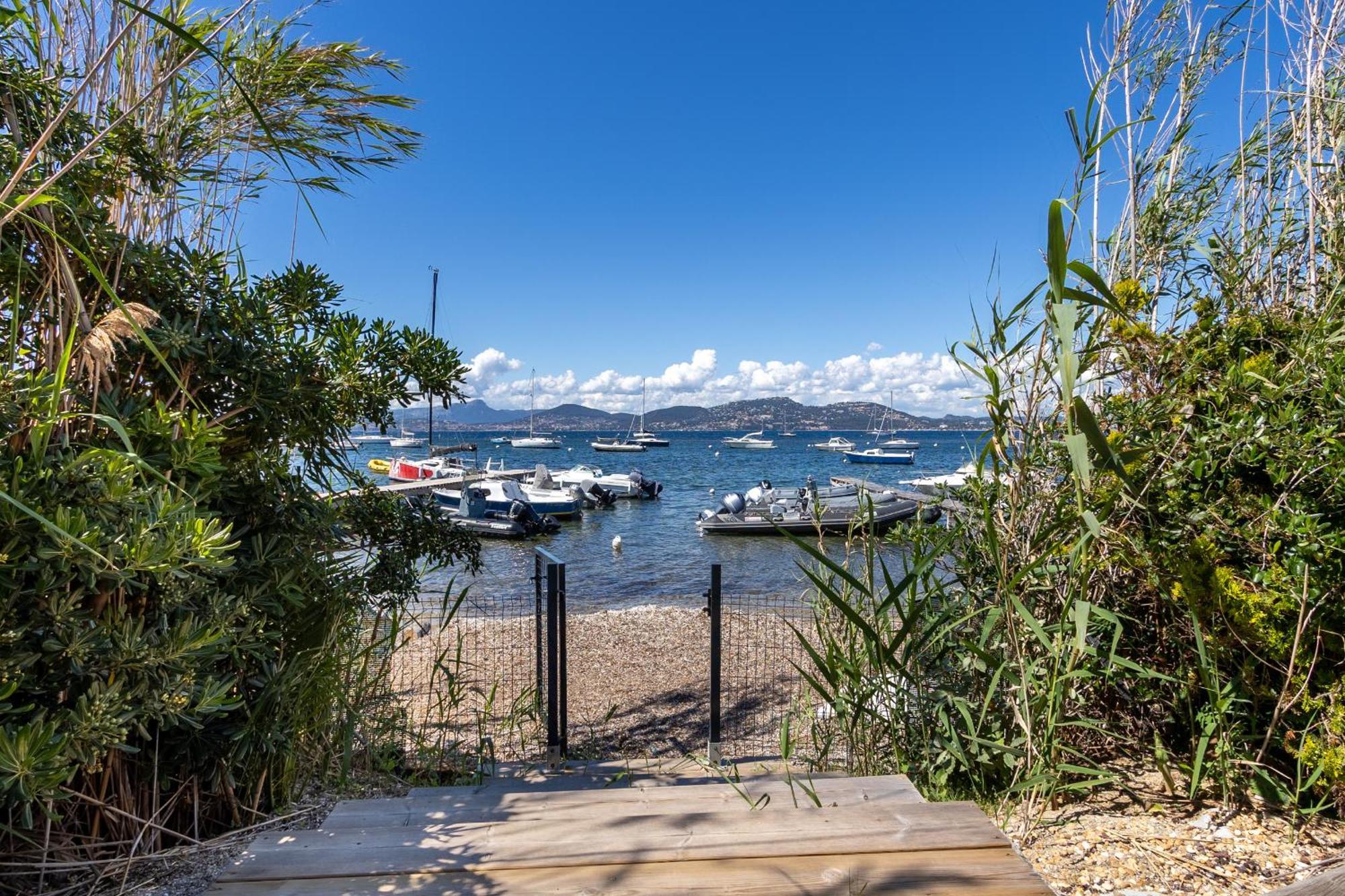 Le De La Presqu Ile De Giens Sea And Mountain Pleasure Hyeres